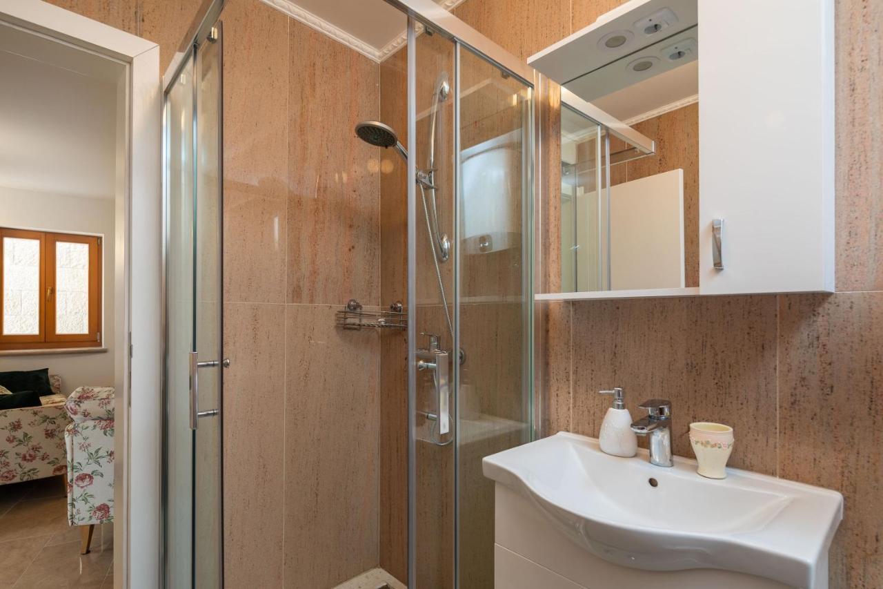 Luxury Stone Villa Nevija 2022 Private Villa 米欧纳 外观 照片