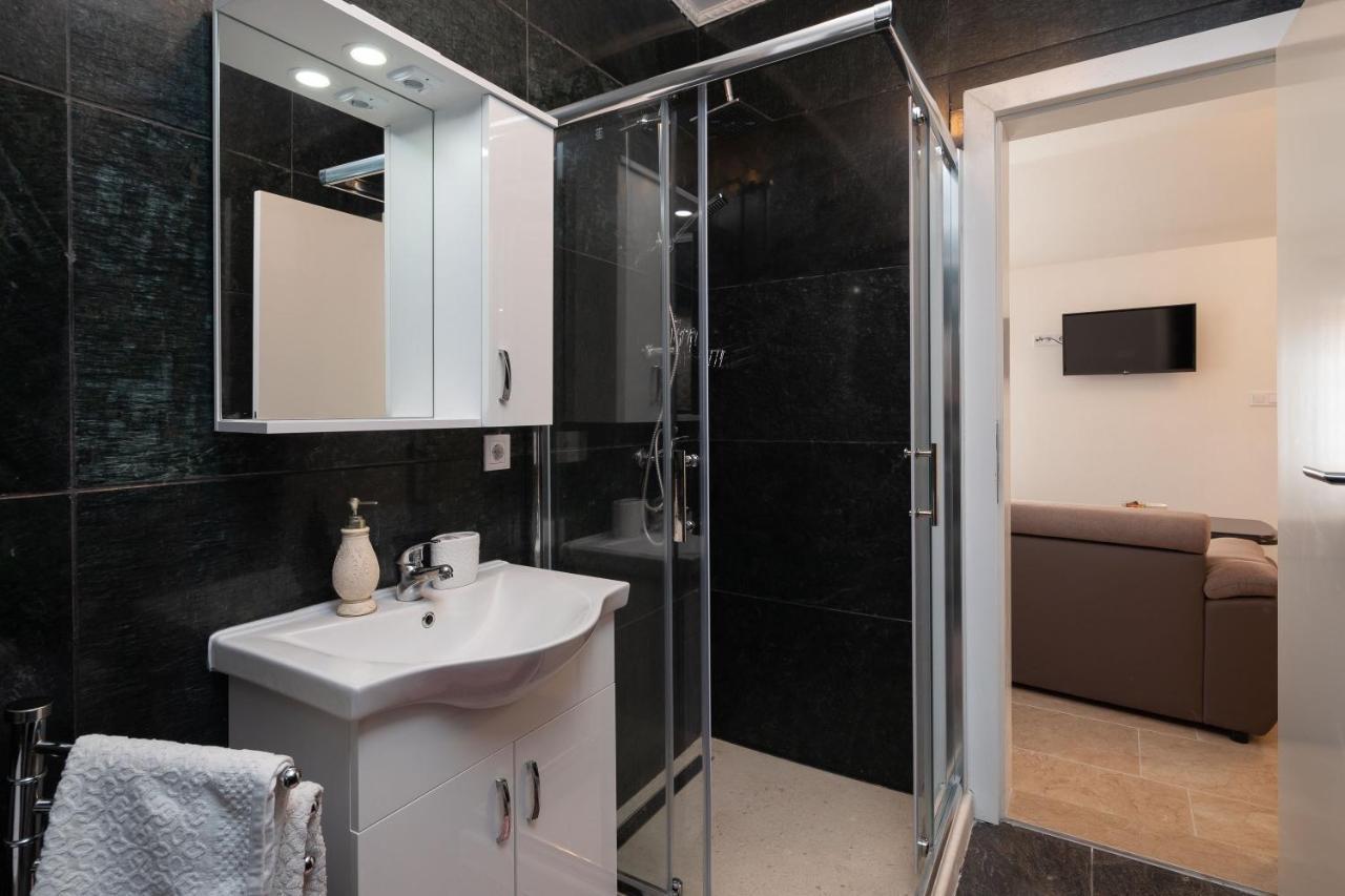 Luxury Stone Villa Nevija 2022 Private Villa 米欧纳 外观 照片