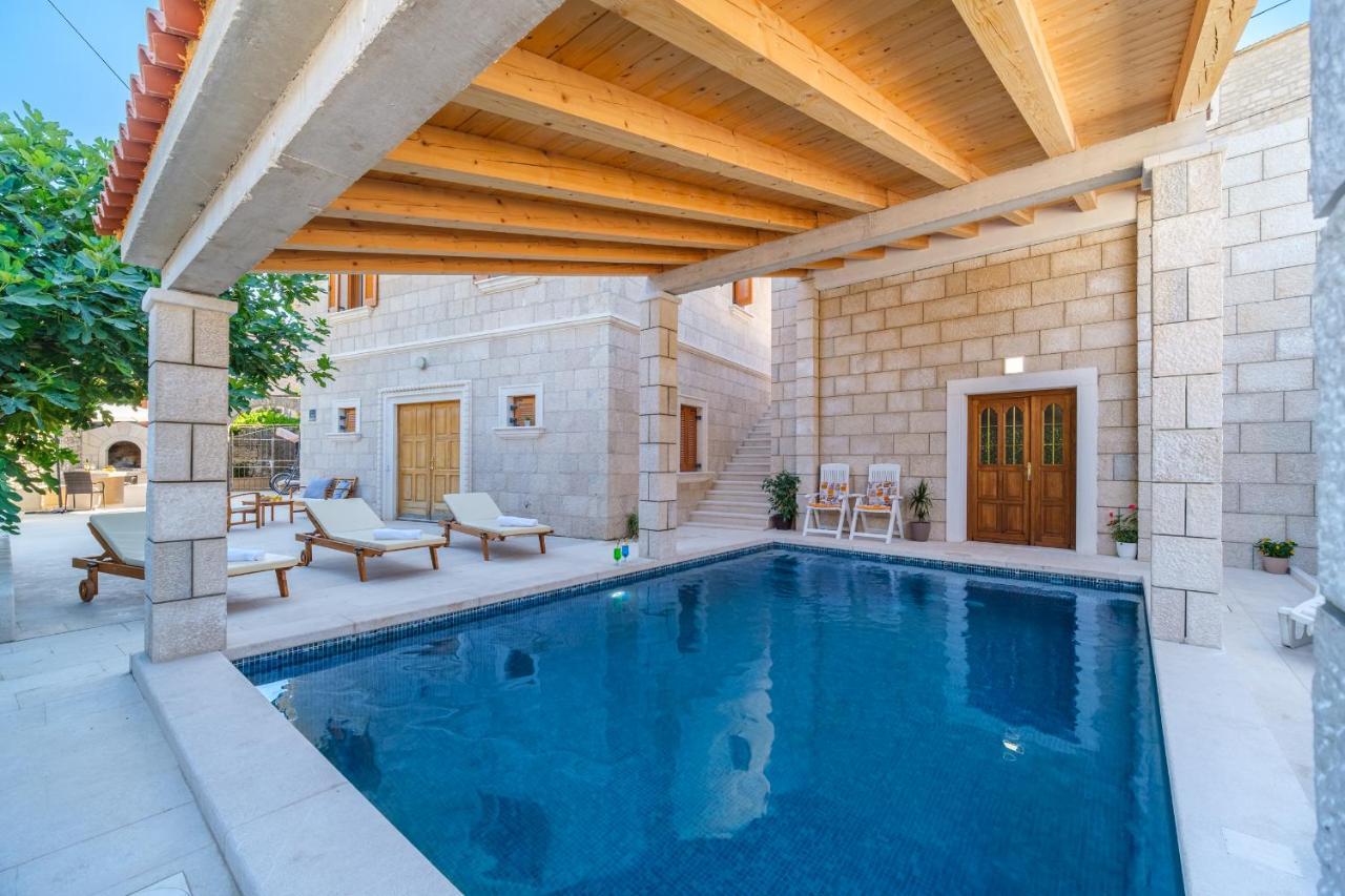 Luxury Stone Villa Nevija 2022 Private Villa 米欧纳 外观 照片